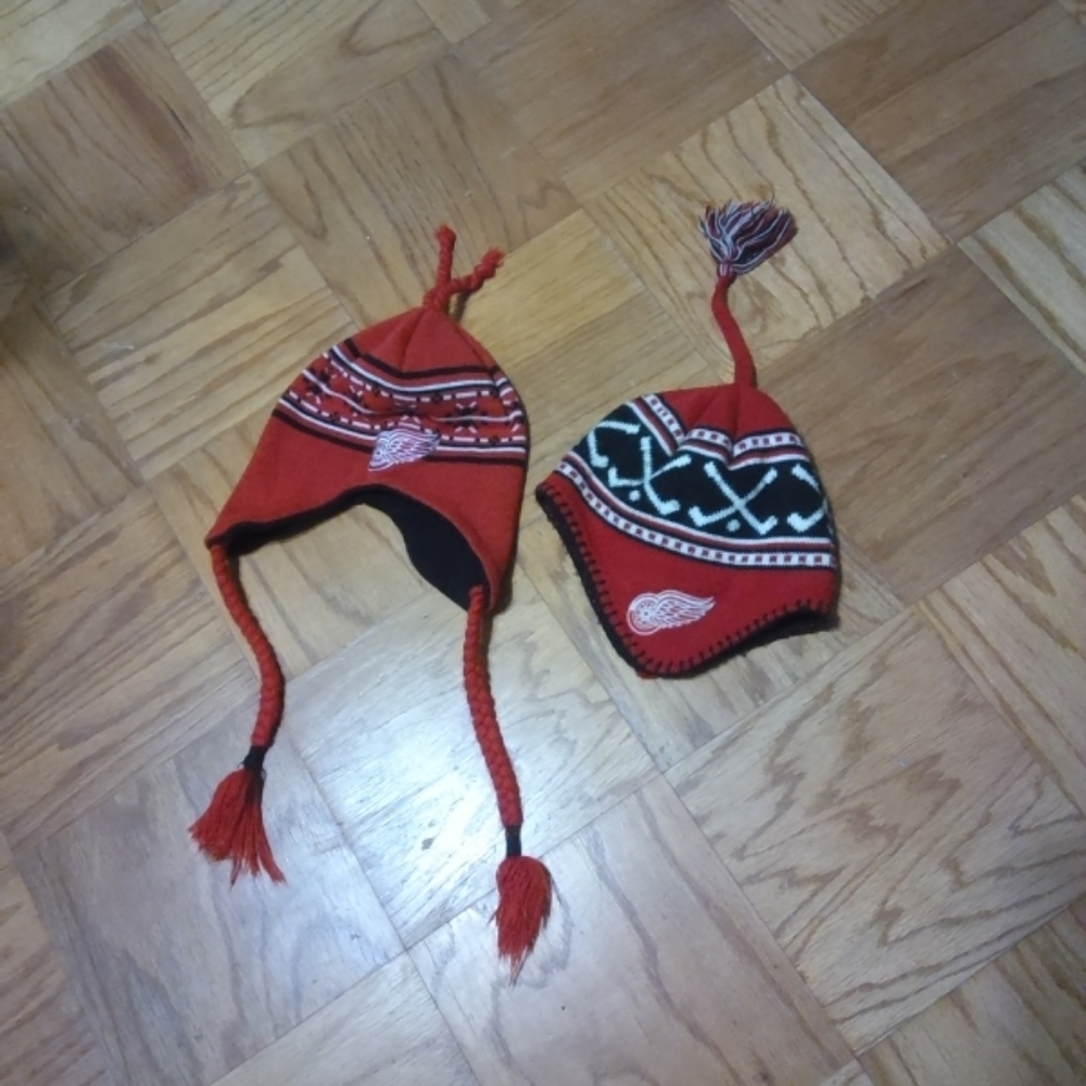 NHL Detroit Red Wings 1 Adult  (Long braid) And 1 Childs